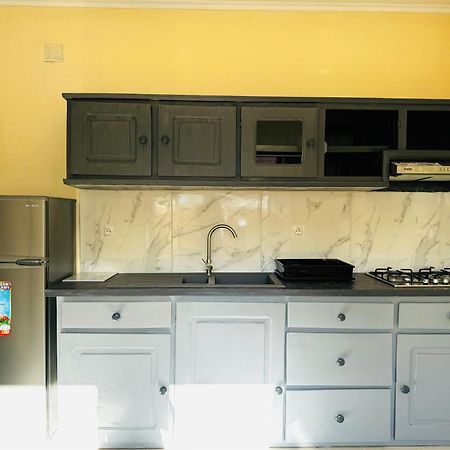Hotel - Appartement Meuble " Les Flots Bleu " Антананариву Екстериор снимка