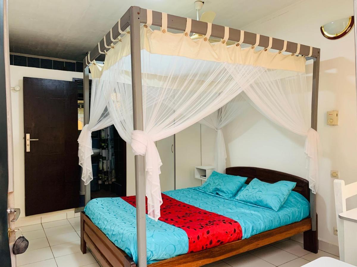 Hotel - Appartement Meuble " Les Flots Bleu " Антананариву Екстериор снимка