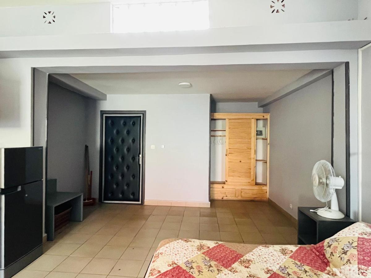 Hotel - Appartement Meuble " Les Flots Bleu " Антананариву Екстериор снимка