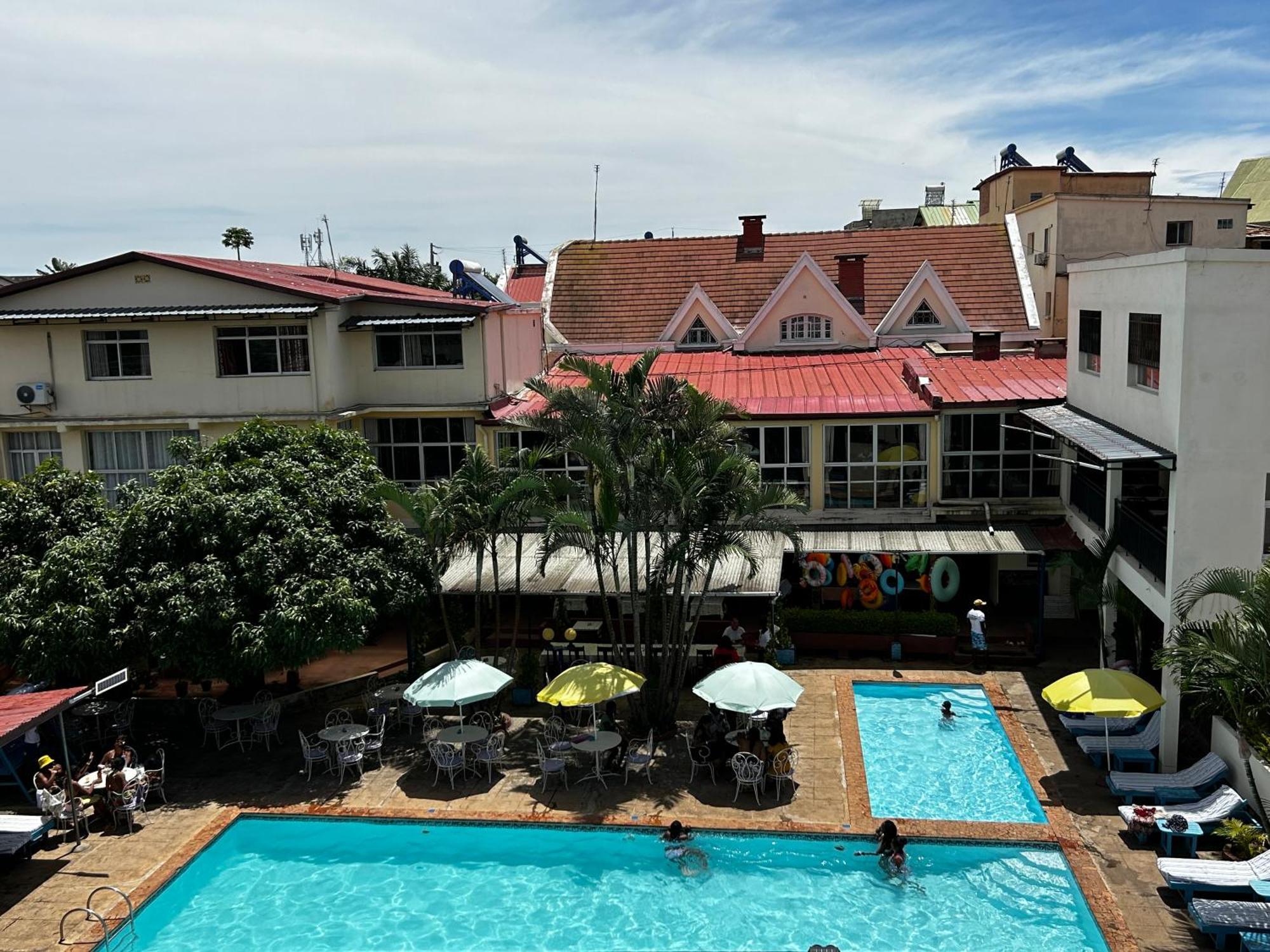 Hotel - Appartement Meuble " Les Flots Bleu " Антананариву Екстериор снимка