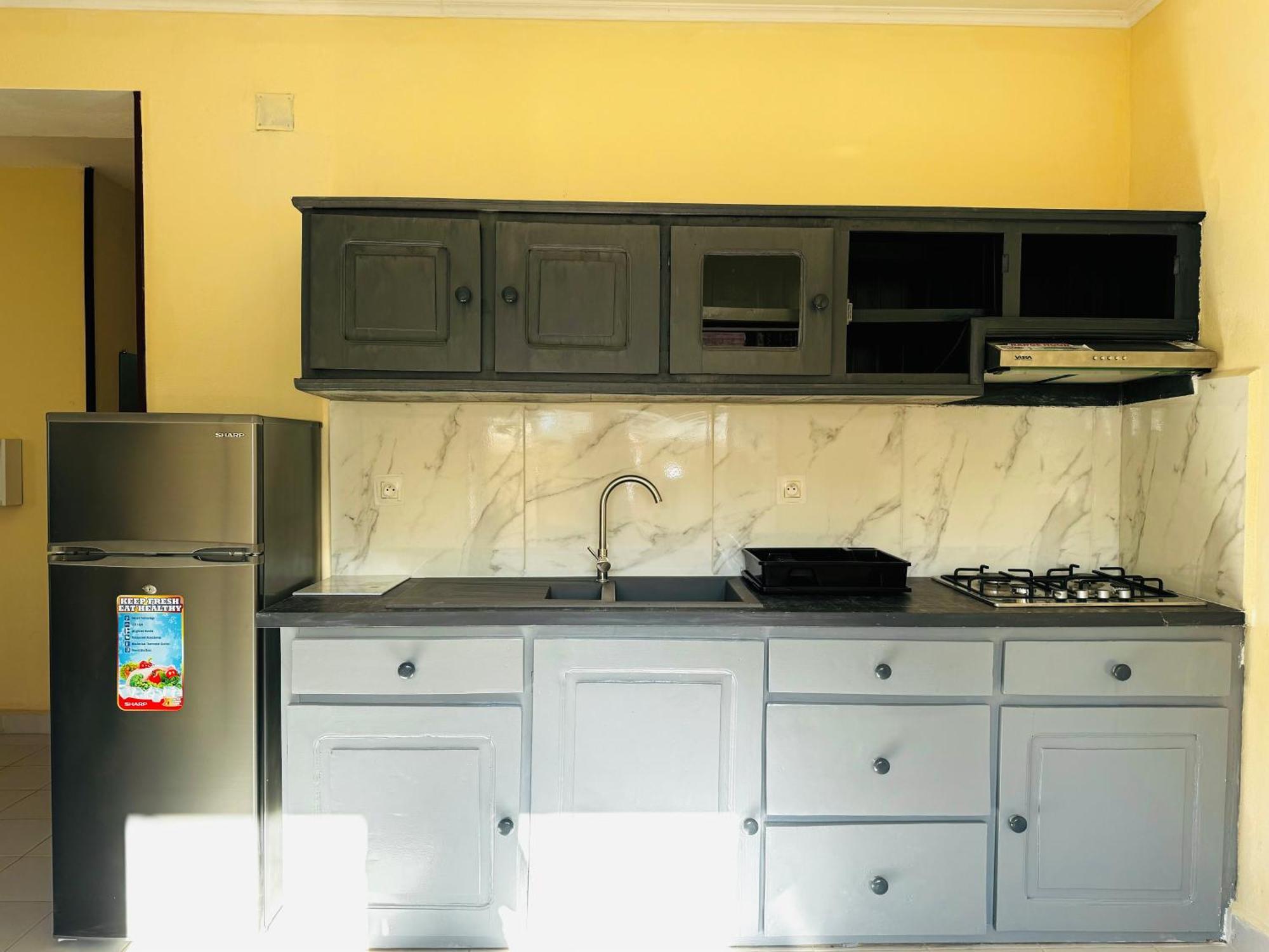 Hotel - Appartement Meuble " Les Flots Bleu " Антананариву Екстериор снимка