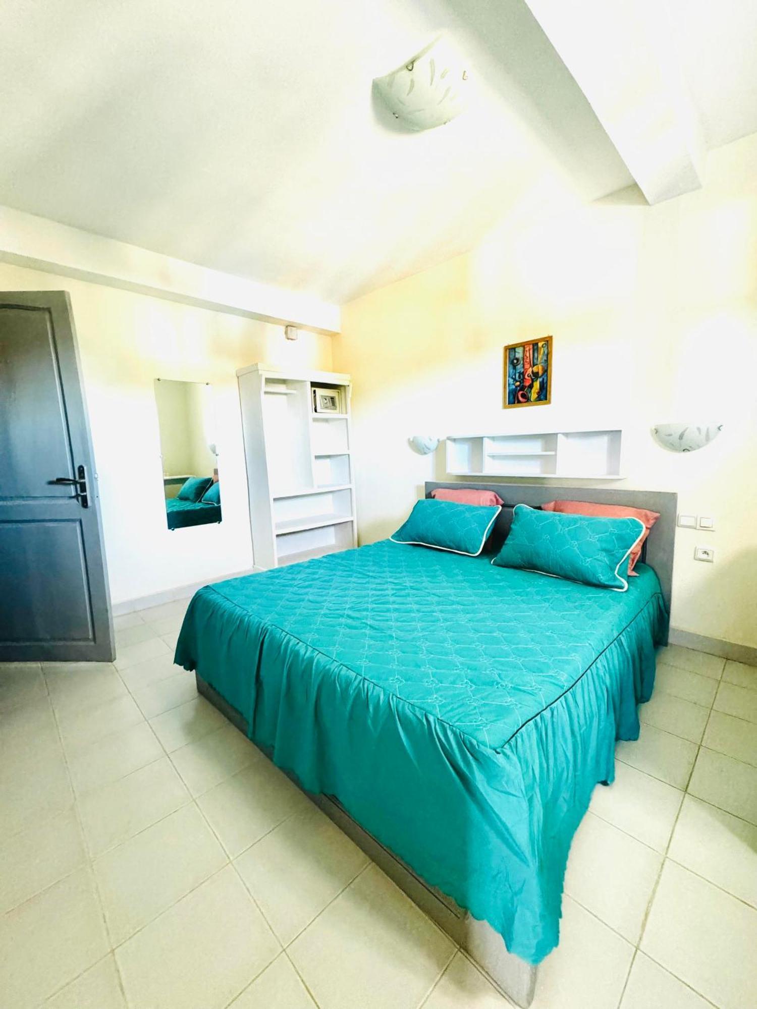 Hotel - Appartement Meuble " Les Flots Bleu " Антананариву Екстериор снимка